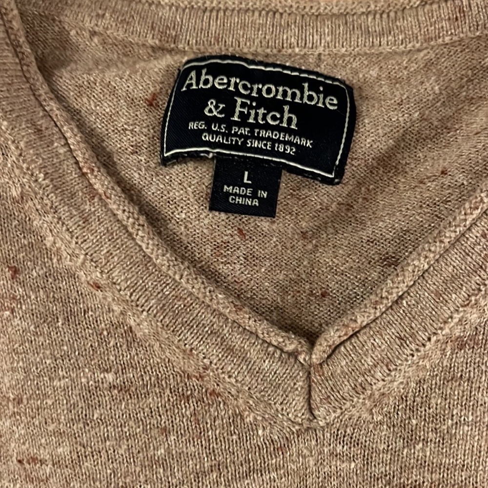 Sweater - Picture 3 of 8